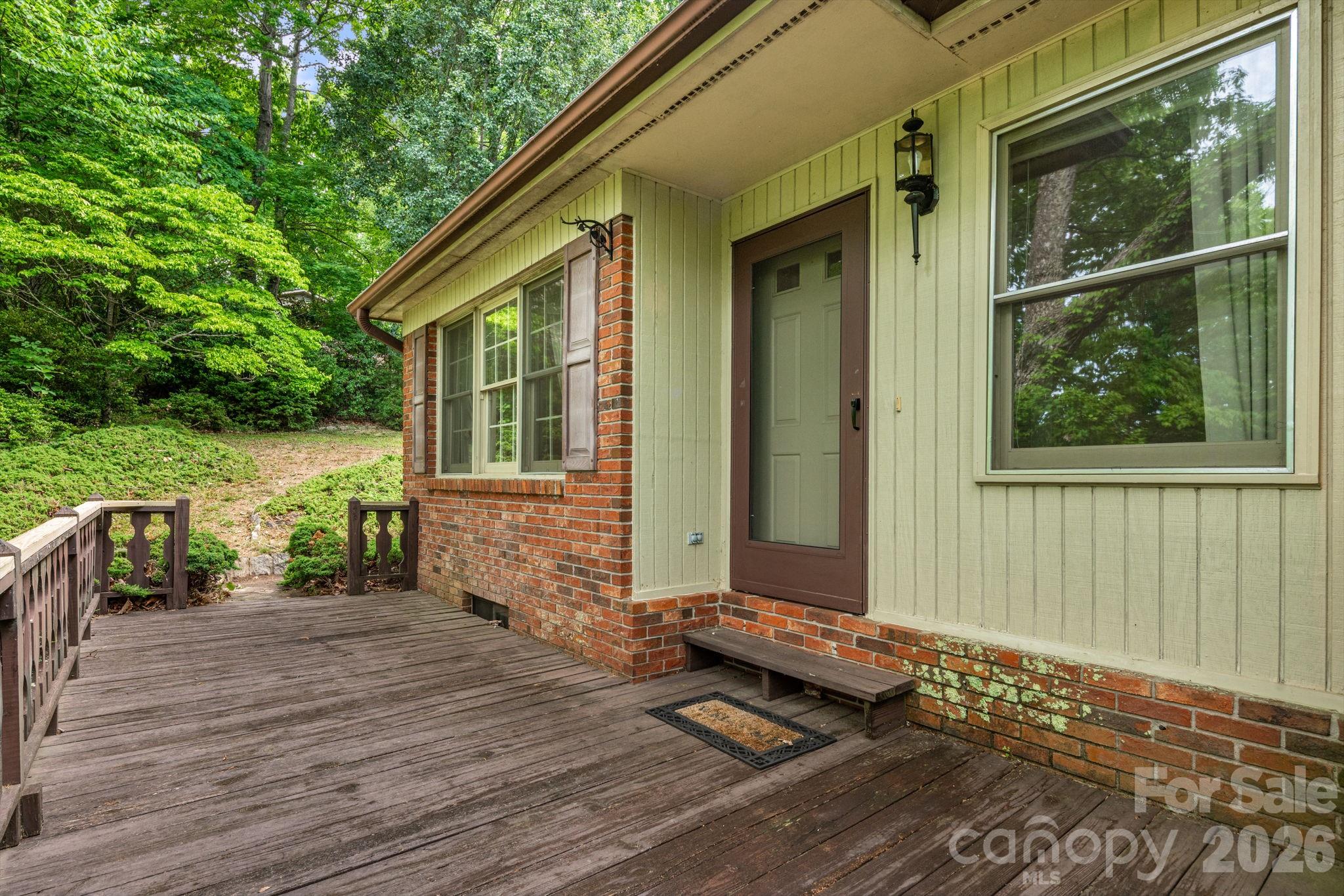 636 Goldview Drive