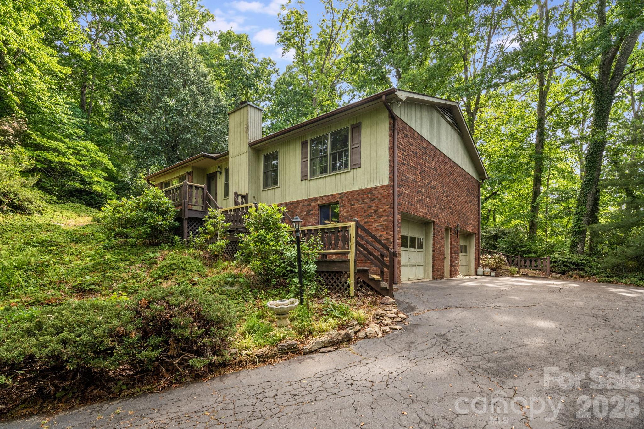 636 Goldview Drive