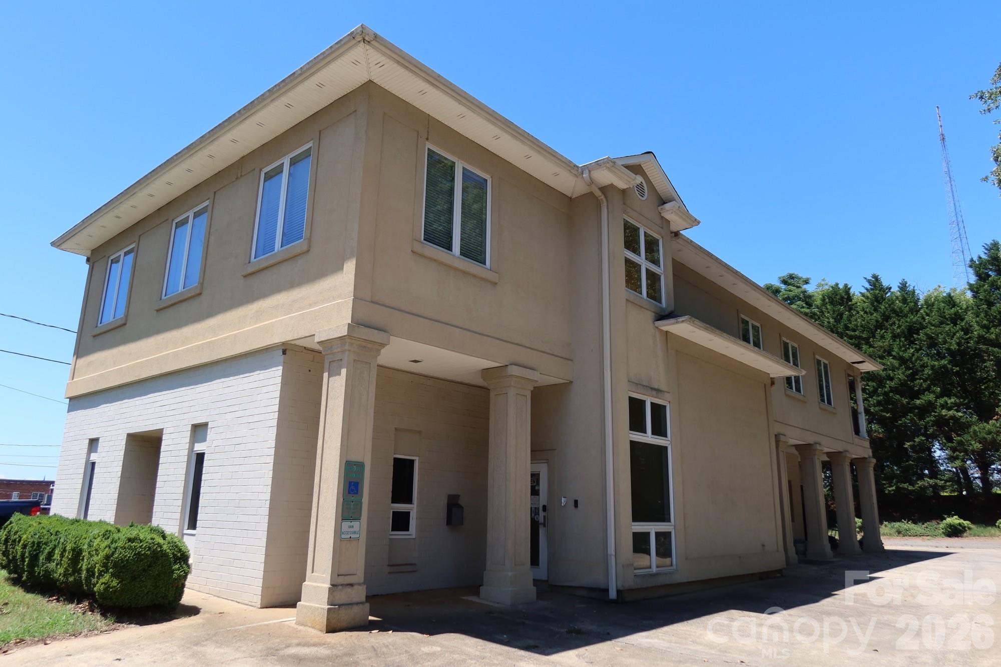 415 1st Avenue SE, Hickory, NC, 28602