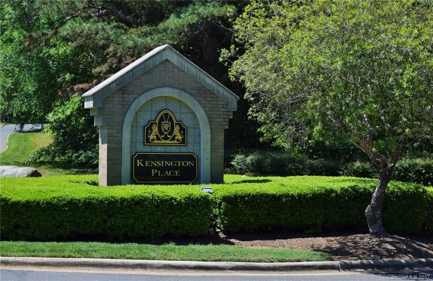 Lovely first floor condo minutes from uptown and airport. Convenient to I-77 and 485. HOA fees include water, sewer, trash and exterior maintenance.