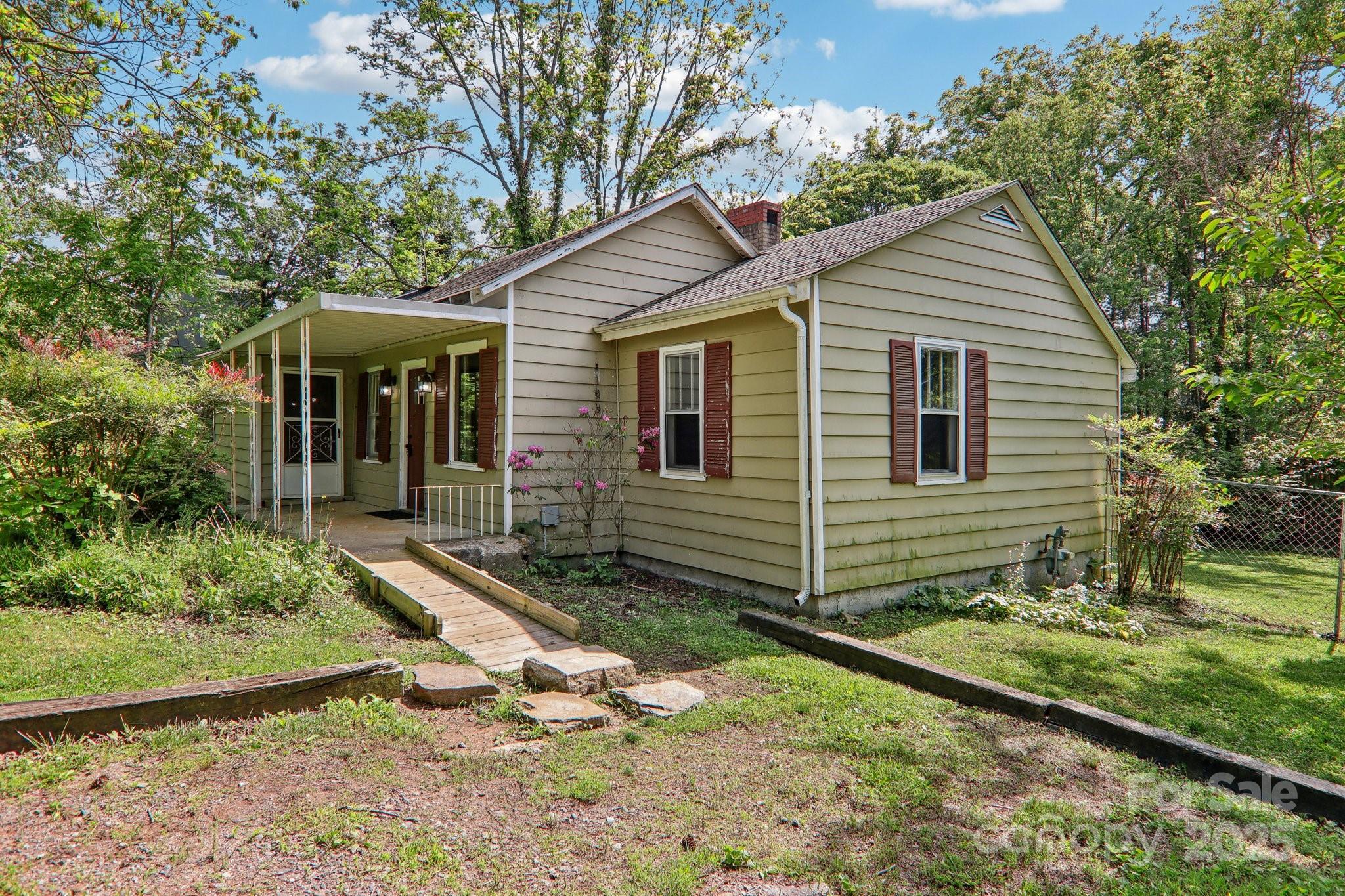 135.5 Virginia Avenue