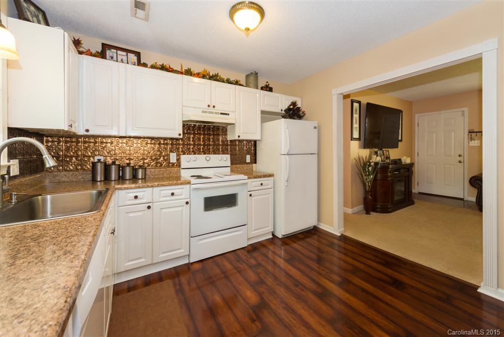 Joannas Lake - Residential