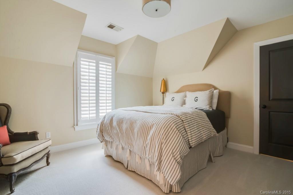 The Peninsula - Residential