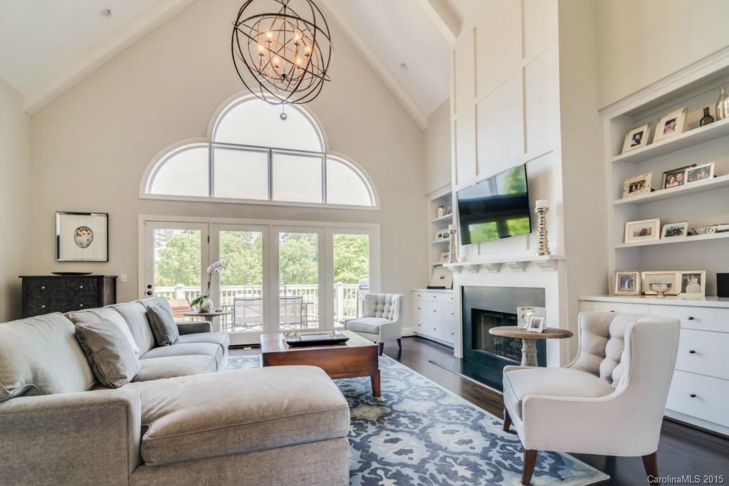 The Peninsula - Residential