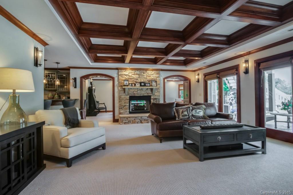 The Peninsula - Residential