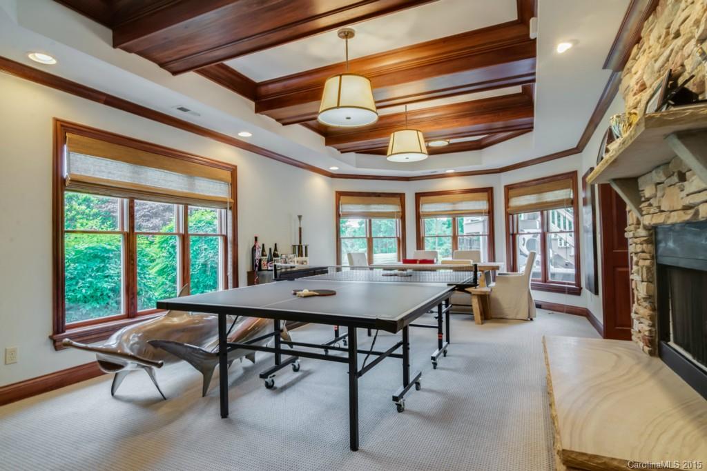 The Peninsula - Residential