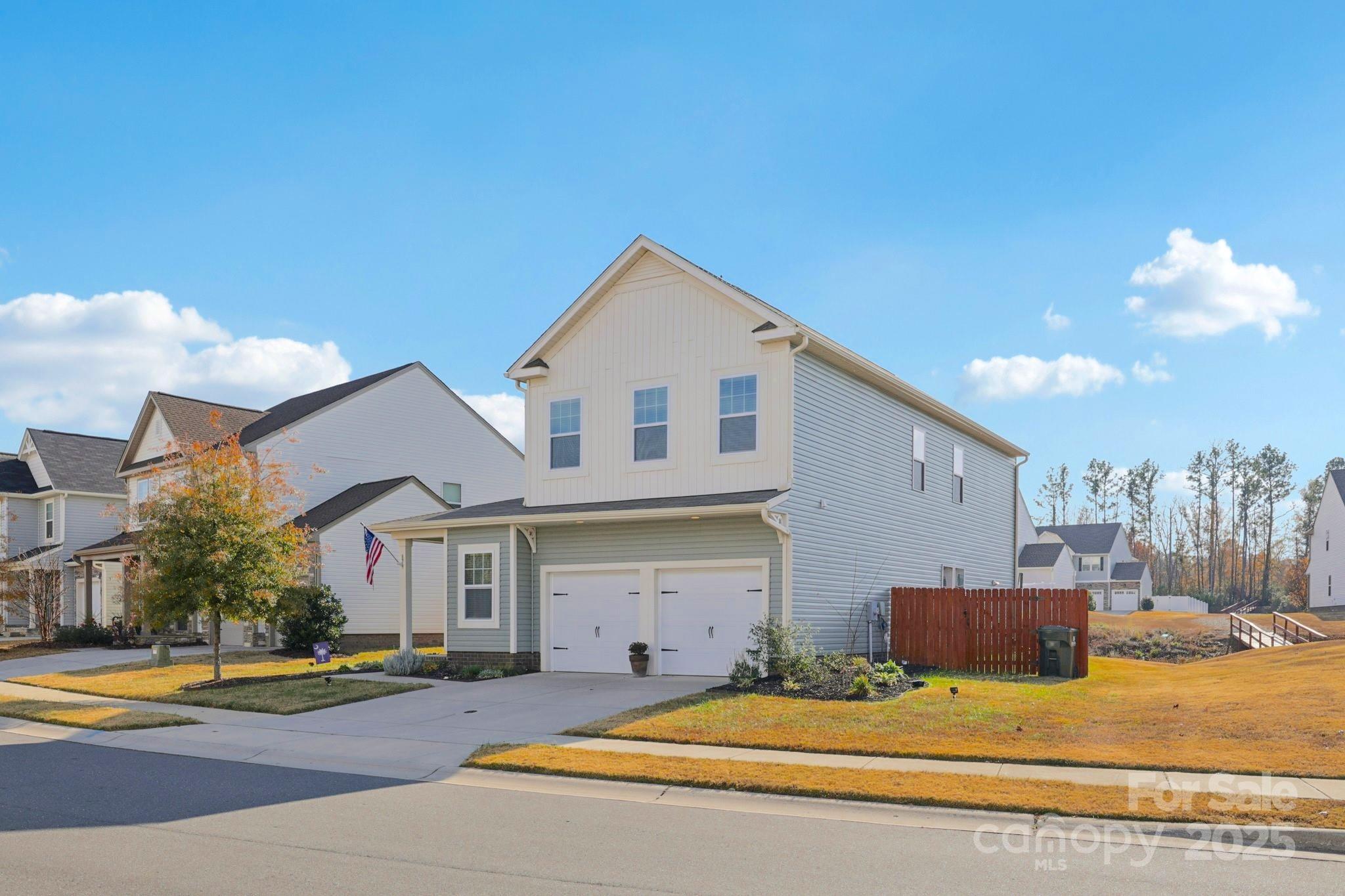 879 Von Buren Boulevard