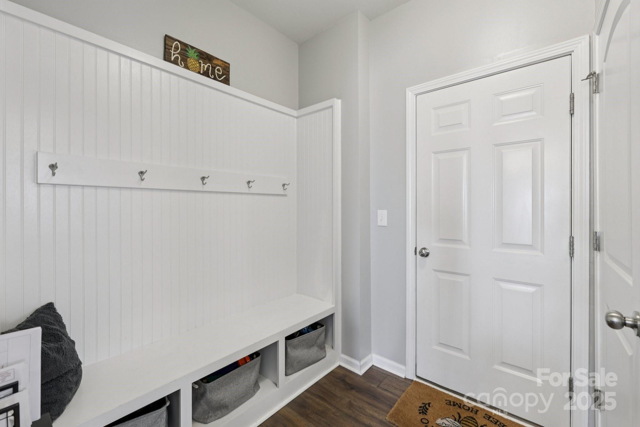 879 Von Buren Boulevard