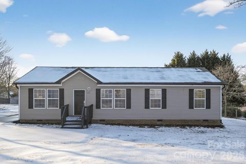Photo of 656 Wagner Street, Troutman, NC 28166 (MLS # 4327189)