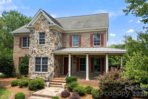 Photo of 2616 Ladley Court, Charlotte, NC 28226 (MLS # 4366049)
