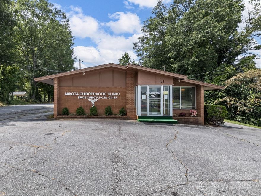 The buiding ,property has been rezoned for Commerical. A Great opportunity for entrepreneurs or to relocate your business. All Brick building with new roof, HVAC,new LVT flooring. This has served as a Chiropractic office for many years. However it could be used for many things,offices, Beauty Salon, Daycare,or medical offices etc. Let your vision take over and create a new business in a great location. The interior is ready for you to customize to your liking while getting a solid structure building. This building awaits a new owner to create a new business. Make it yours !