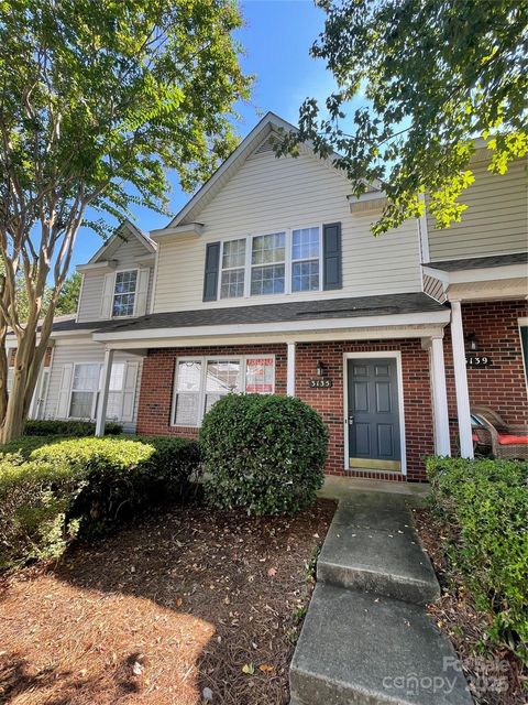 Photo of 3135 Falling Rock Court, Charlotte, NC 28213 (MLS # 4292299) Photo of 3135 Falling Rock Court, Charlotte, NC 28213 (MLS # 4292299)
