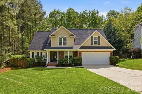 Photo of 9505 Sweetbay Court, Waxhaw, NC 28173 (MLS # 4369317)