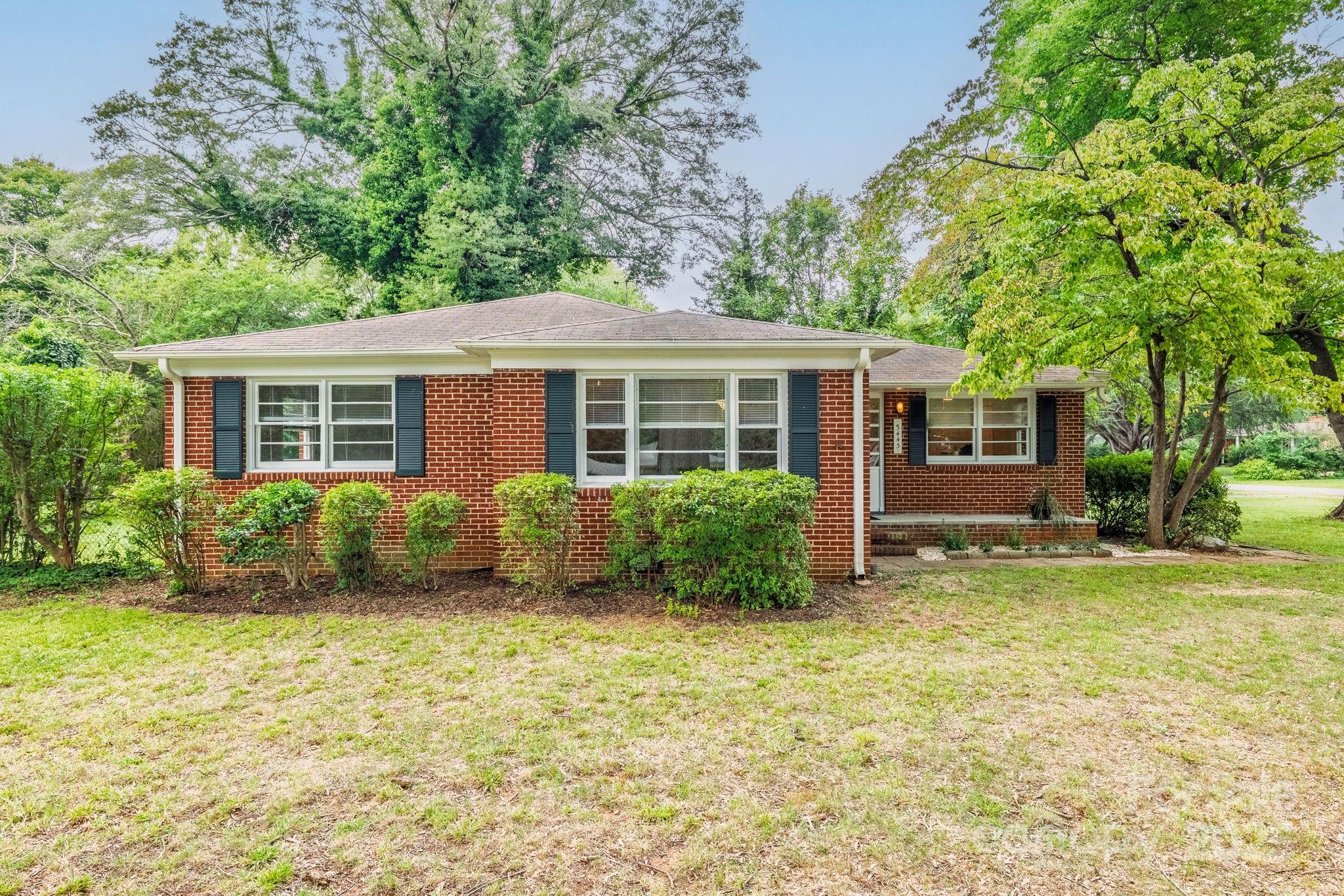 5443 Hilltop Circle