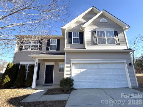 Photo of 13802 Plowdon Court, Charlotte, NC 28215 (MLS # 4337199)