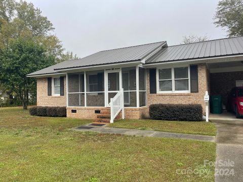 A home in Cheraw