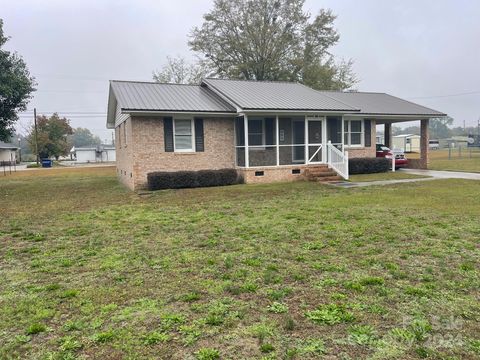 A home in Cheraw