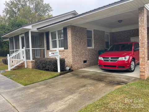 A home in Cheraw