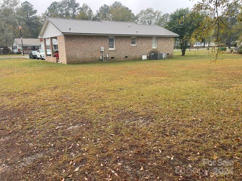 A home in Cheraw