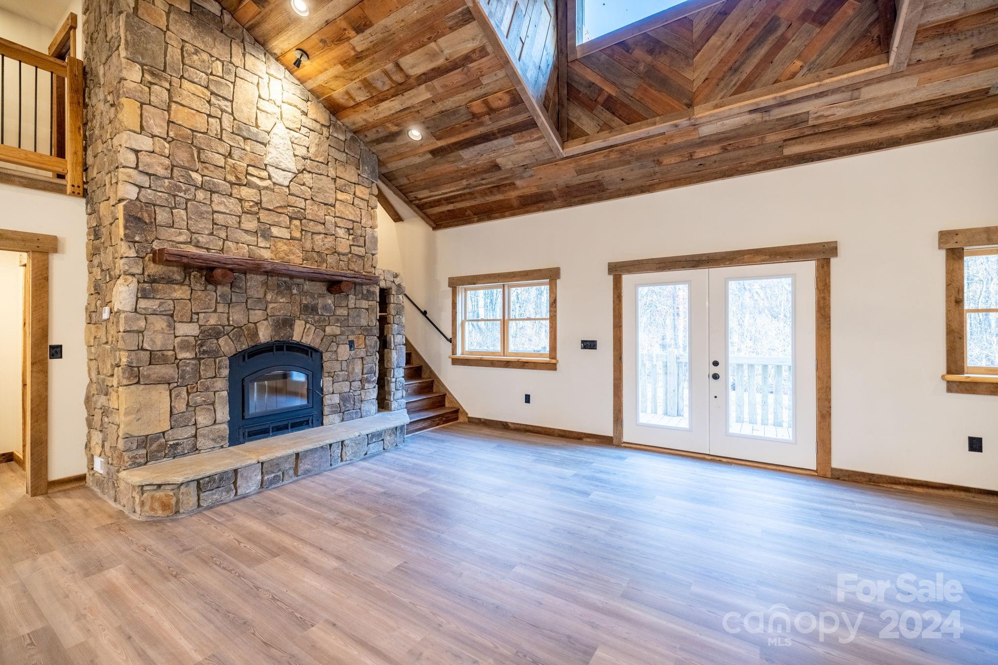486 Hunter-Lysik Way
