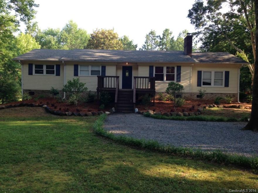 Large park-like lot in Harrisburg with no HOA. Completely renovated move in ready home.Living room features a limestone surround fireplace, prewired for HDtv wall mount:master & bonus too. Extra large eat in kitchen, dark maple cabinets, recessed lighting, stainless sink & dishwasher with keeping/sitting area. Bonus is great sized with large walk in storage with util sink. Bath with jetted tub,ceramic tile surround, floating cabinet, & vessel sink. Master features custom shower & vessel sink.