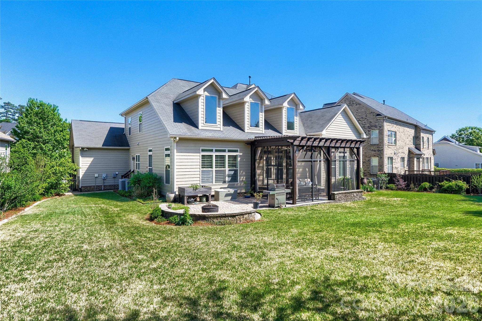 Winding Walk - Residential