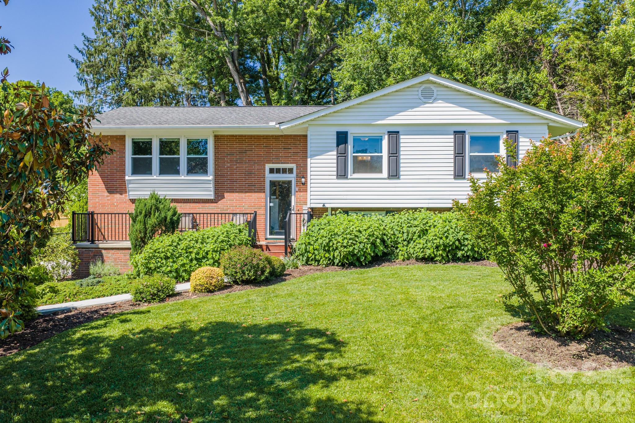 11 Summit Drive