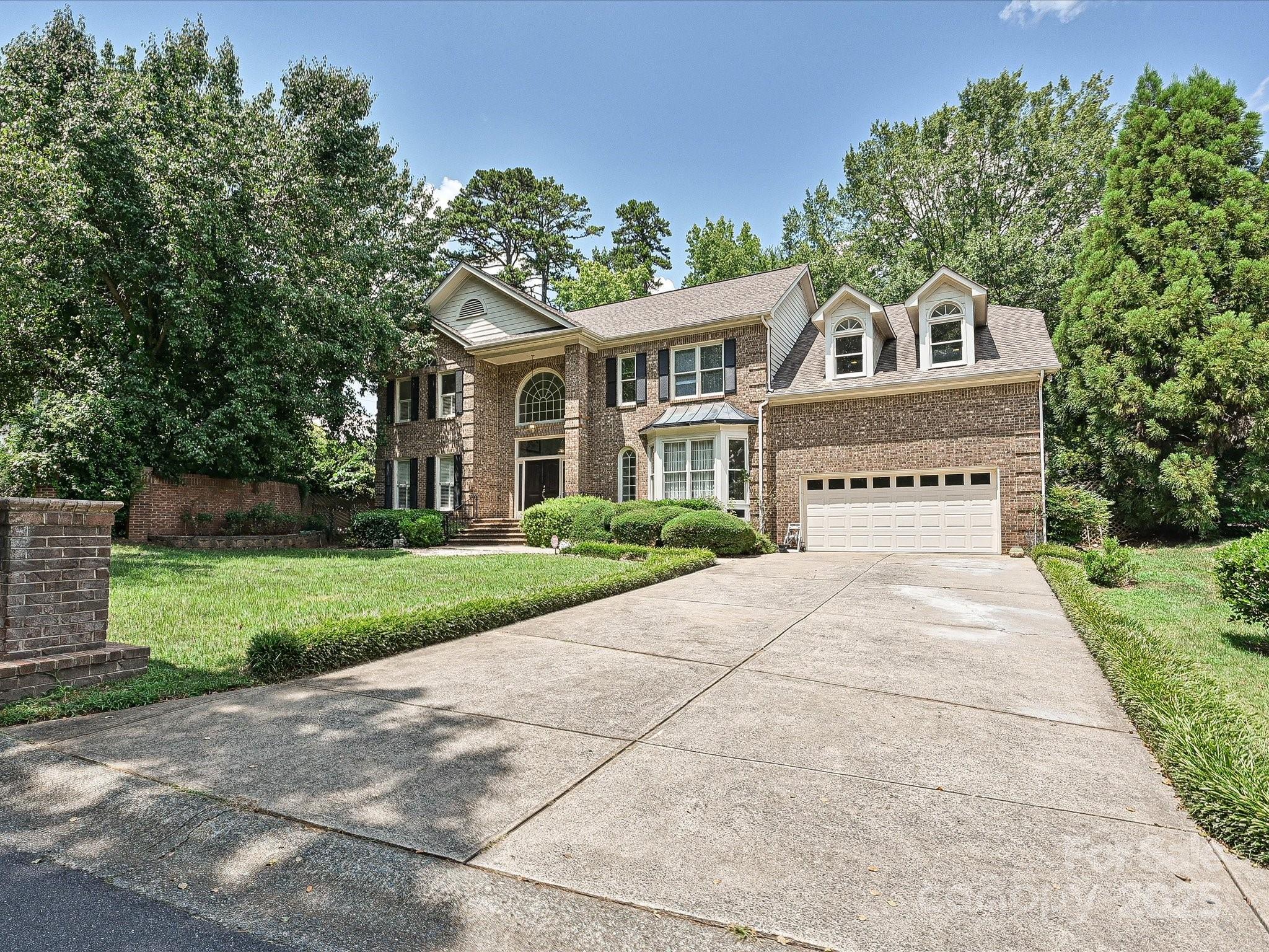 620 River Oaks Lane