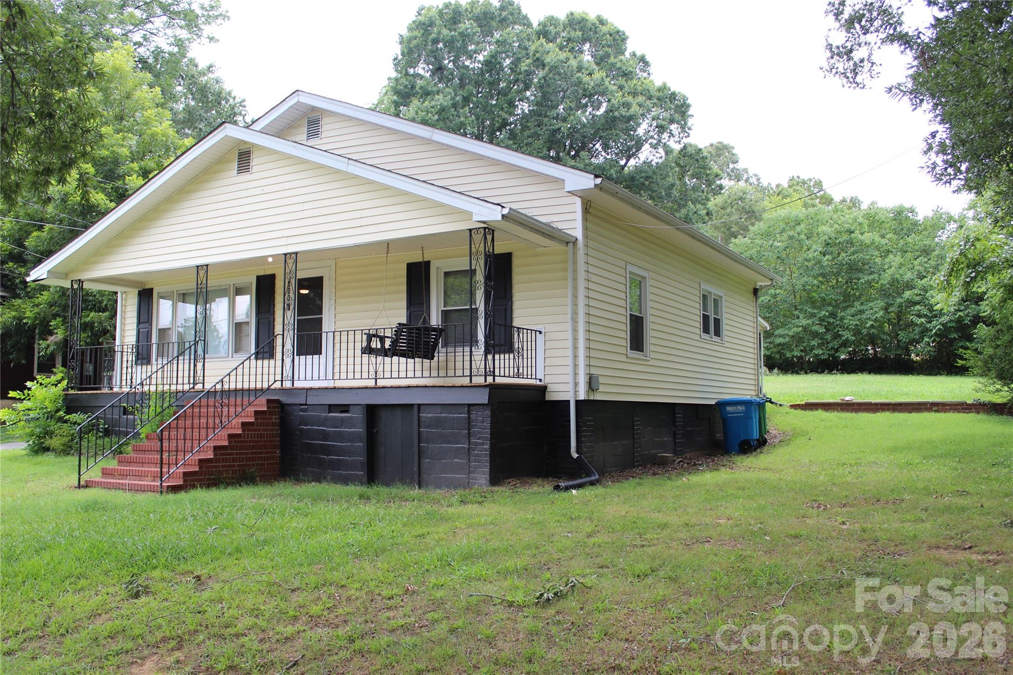 803 Long Street