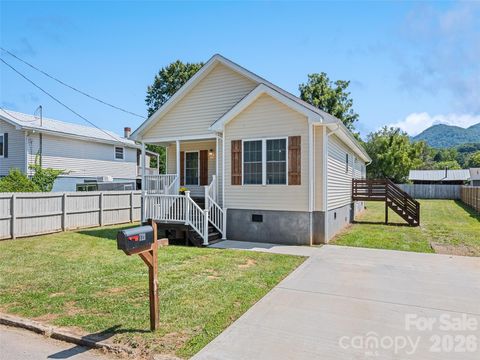 721 Camelot Drive Waynesville NC 28786