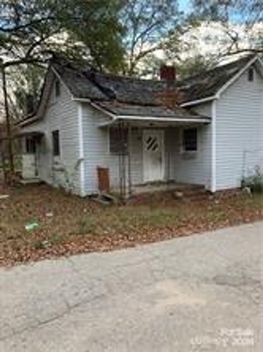 Investors, Investors, Investors!!!! This house is approximately 992 sqft. It is ready to be gutted and restored or torn down to be built back up!!! This house sits on approximately .20 acres in Chester, SC.