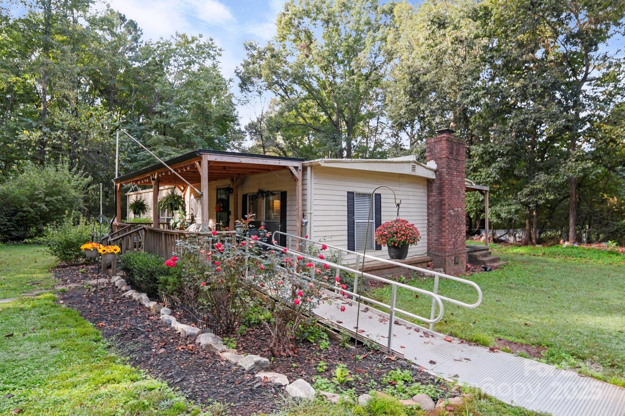 343 Carr Road