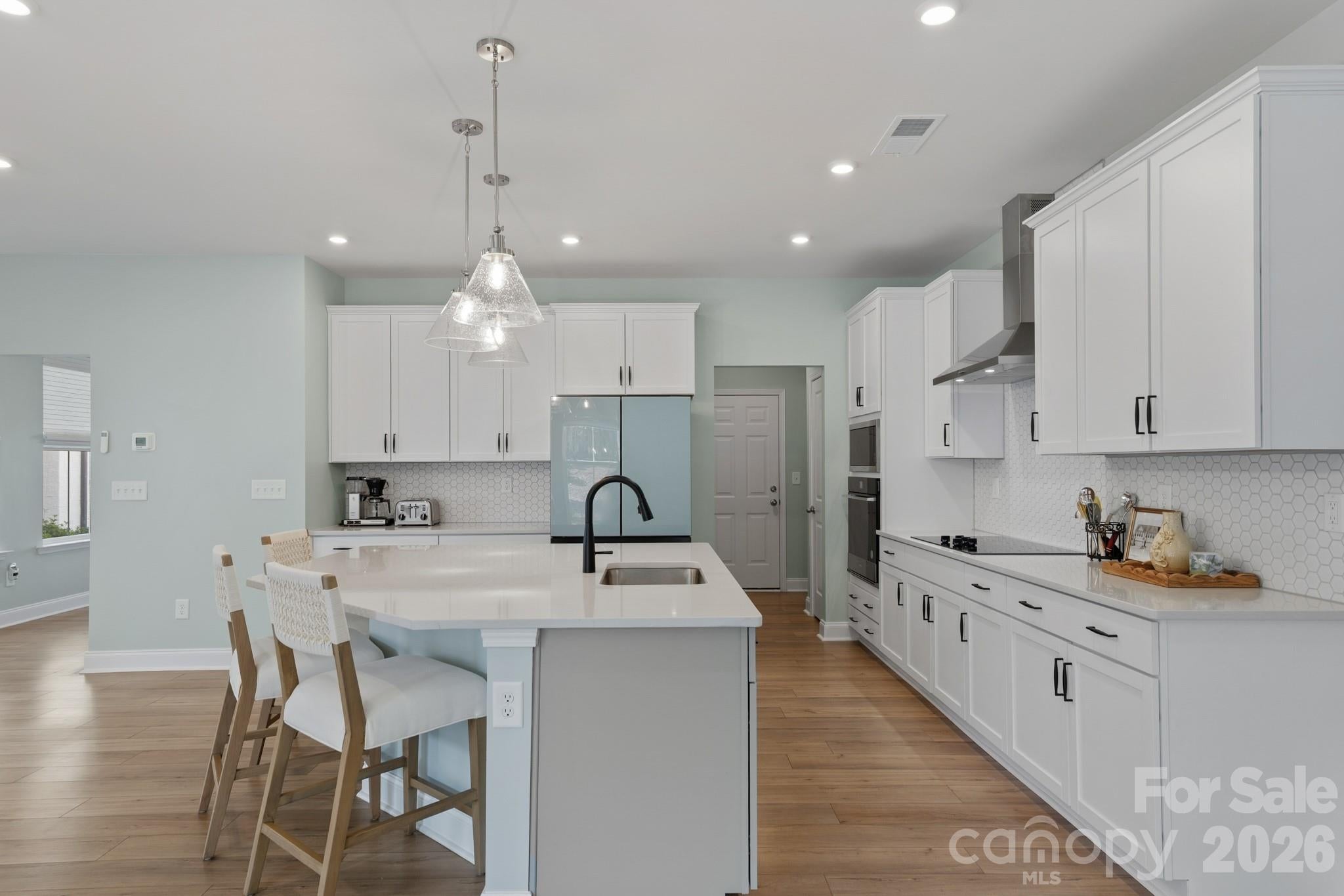 6113 Mariemont Circle
