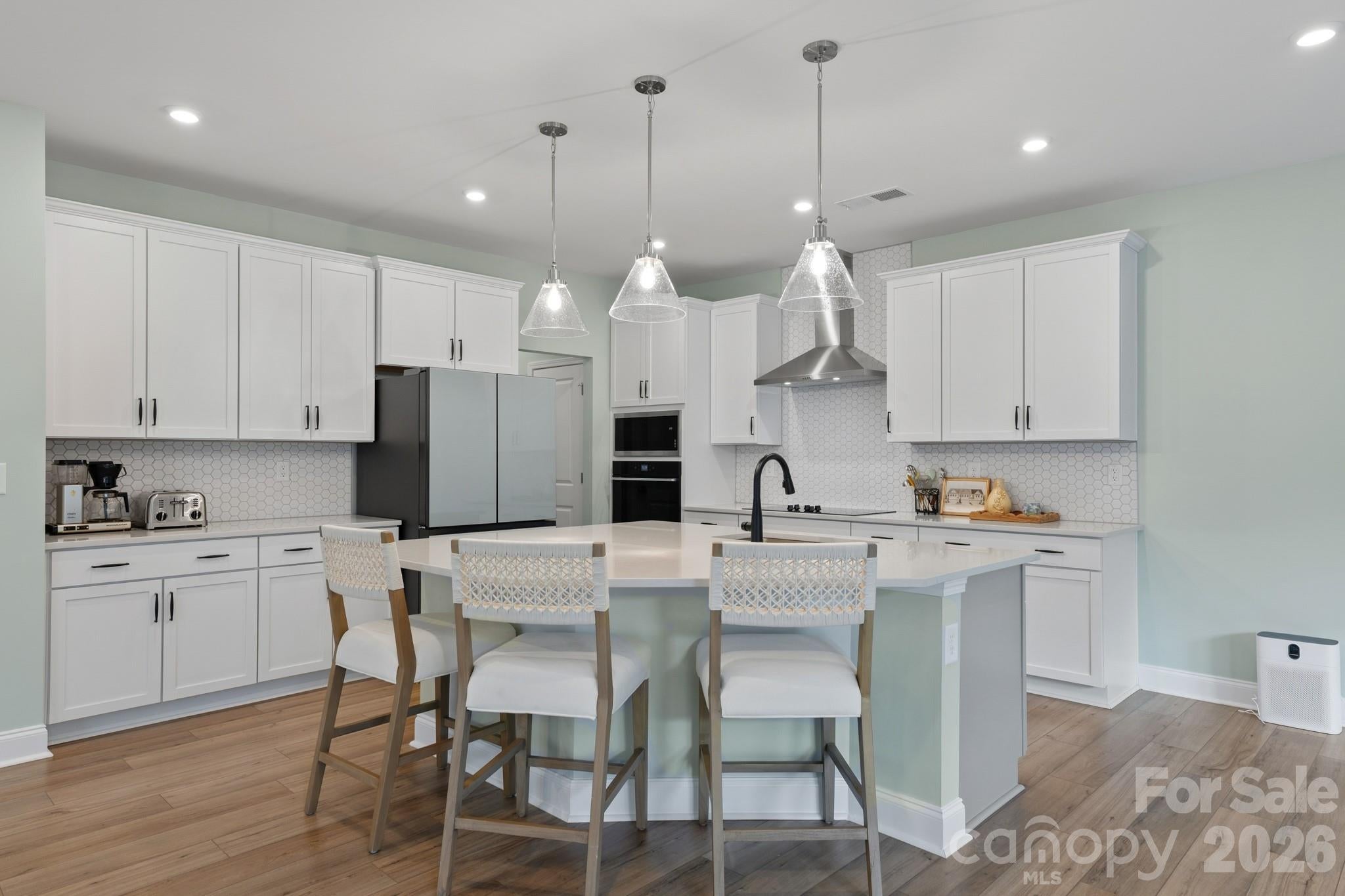 6113 Mariemont Circle