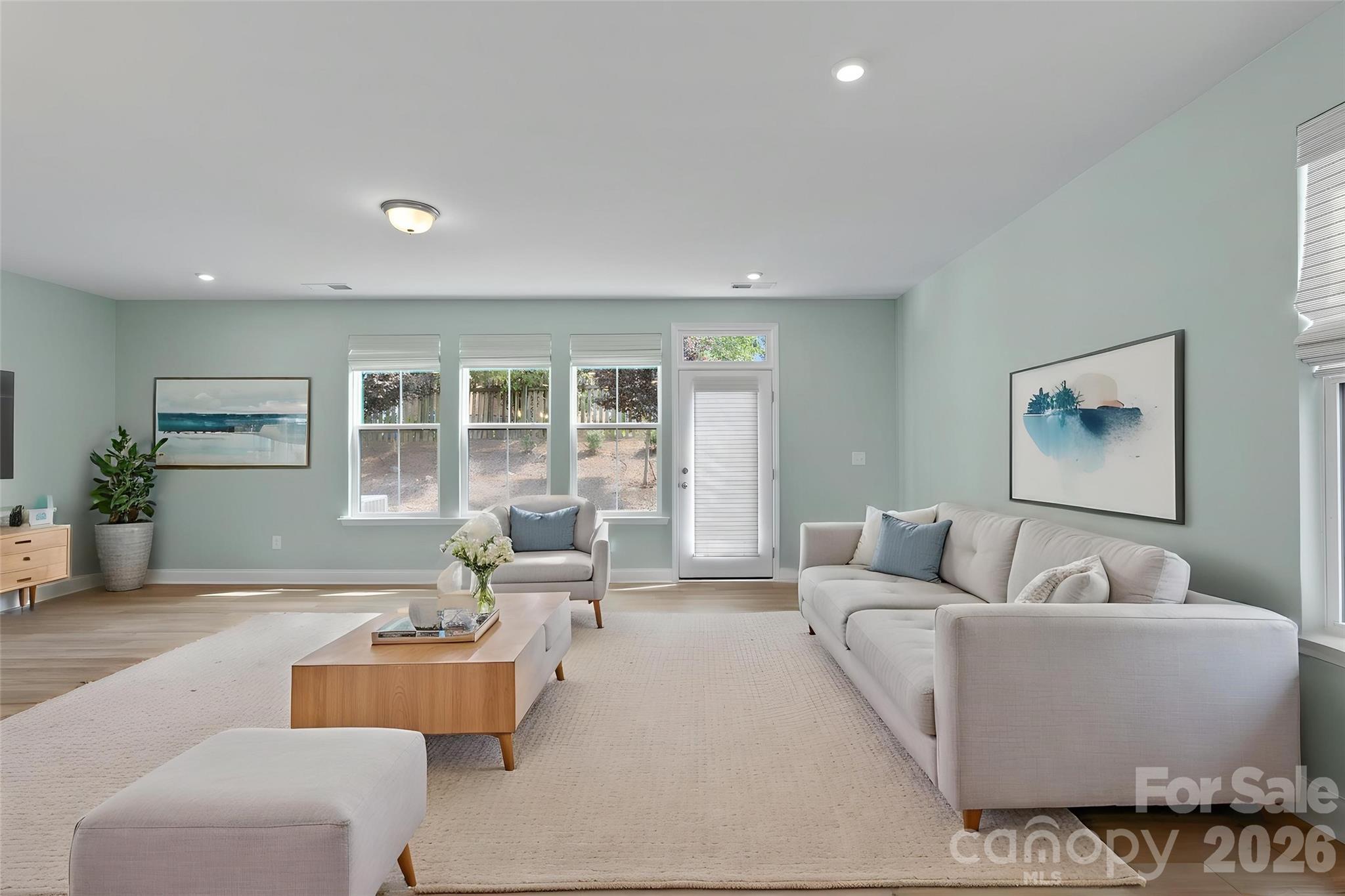 6113 Mariemont Circle