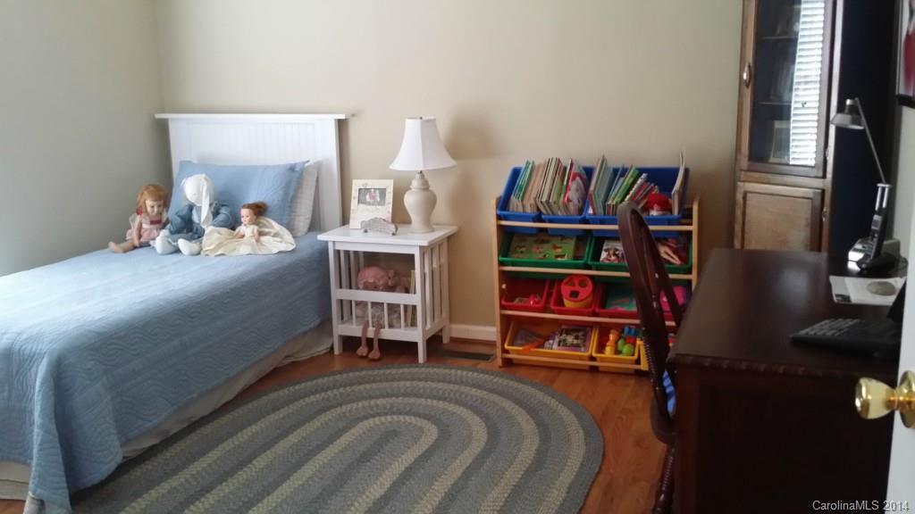 Quail Lakes - Residential