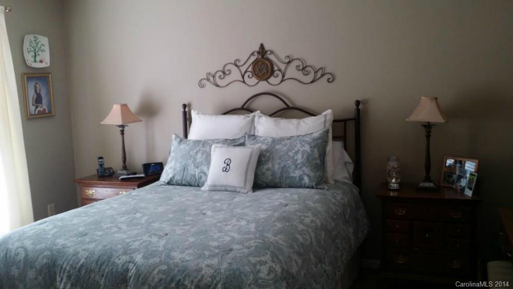 Quail Lakes - Residential