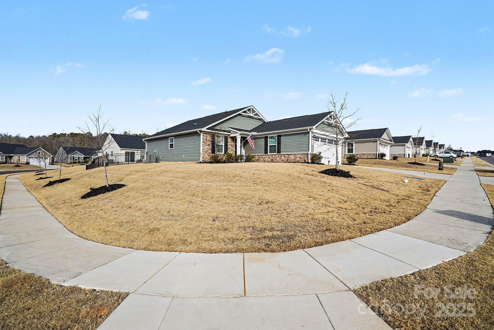 620 Grandiflora Avenue