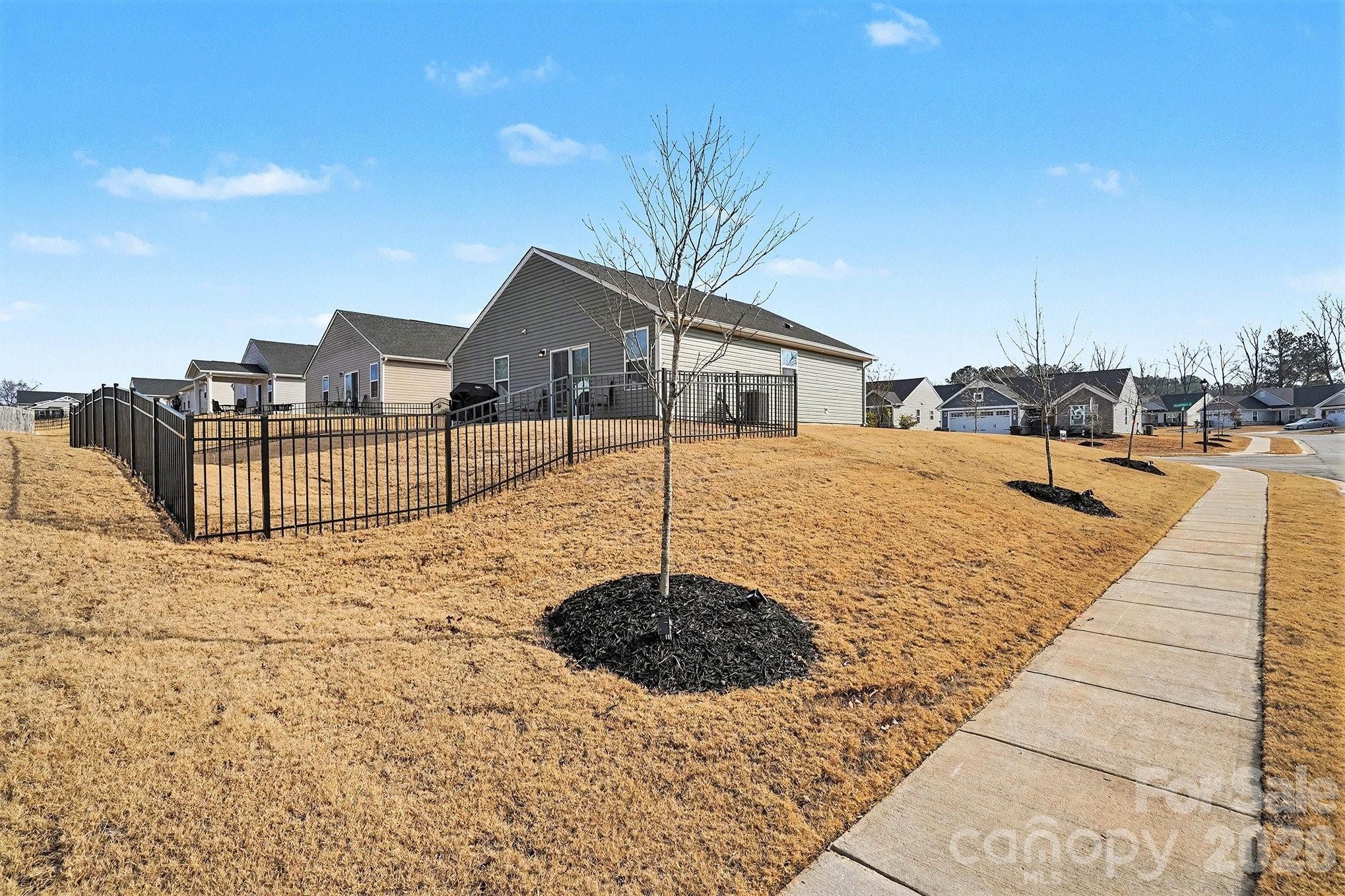 620 Grandiflora Avenue