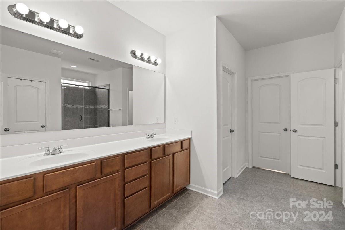 River Lake - Residential