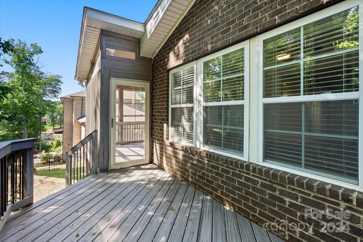 River Lake - Residential