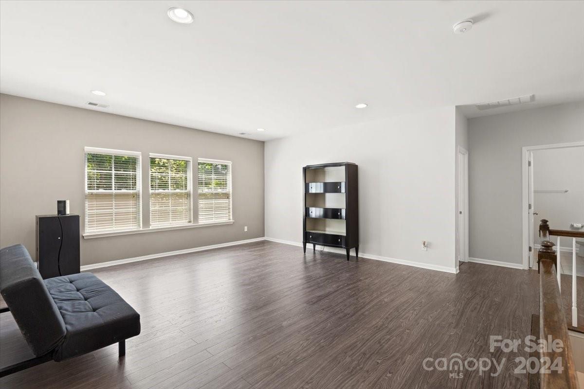 River Lake - Residential