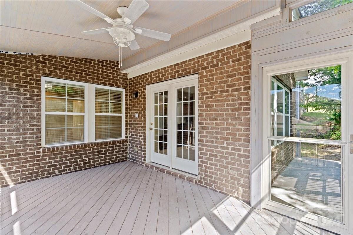 River Lake - Residential