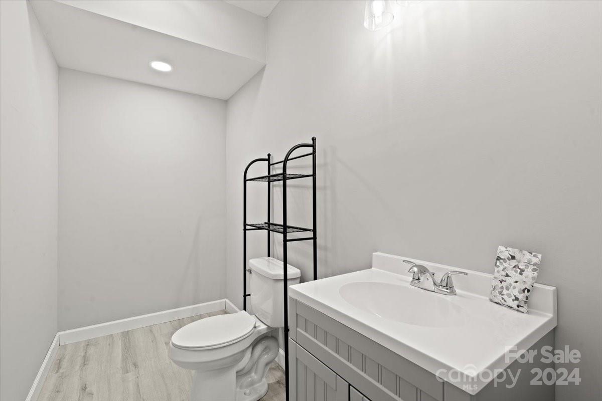 River Lake - Residential