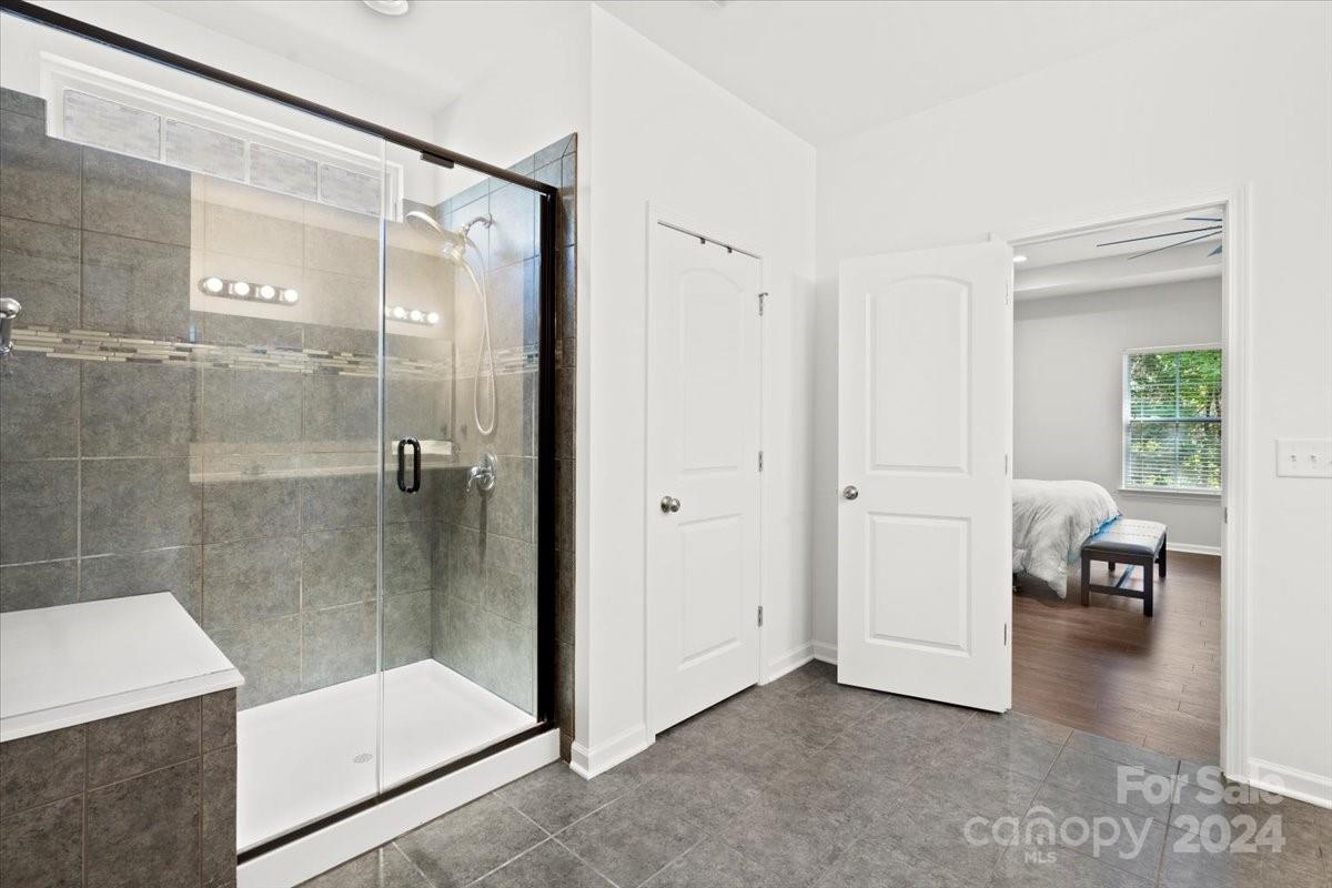 River Lake - Residential