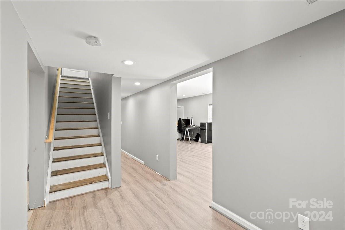 River Lake - Residential