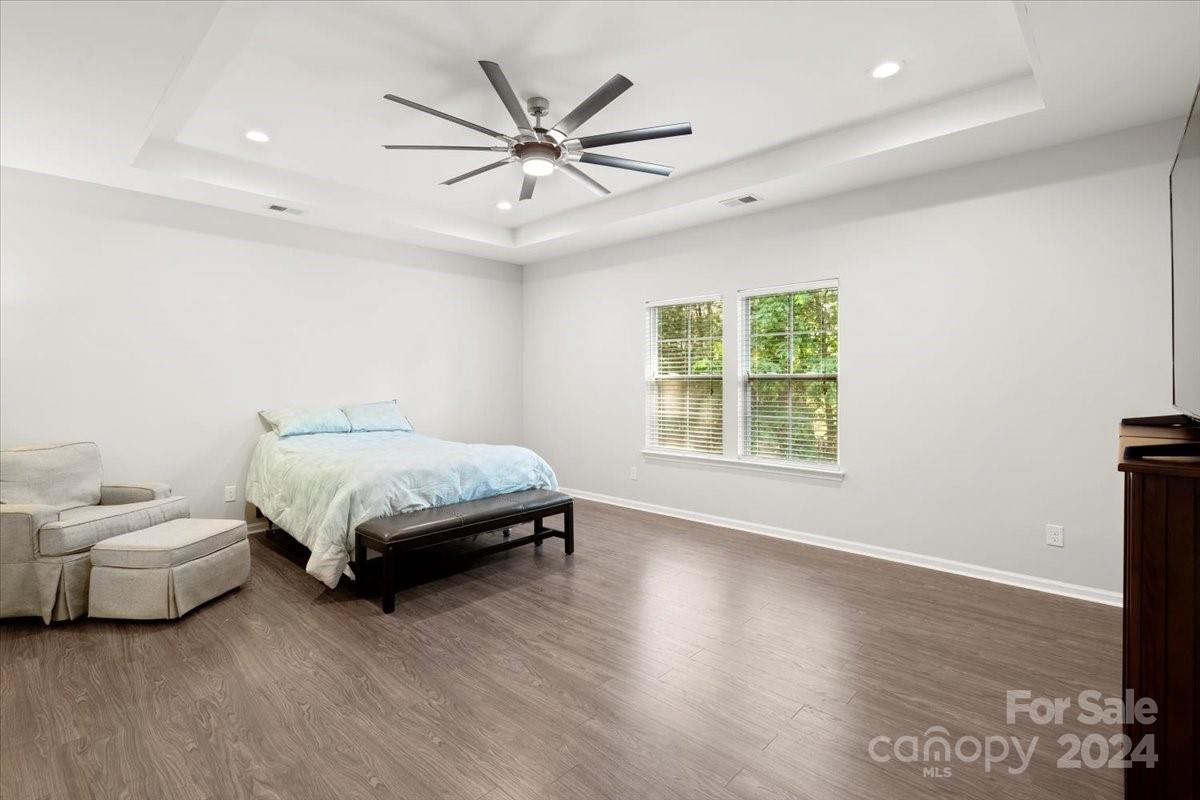 River Lake - Residential