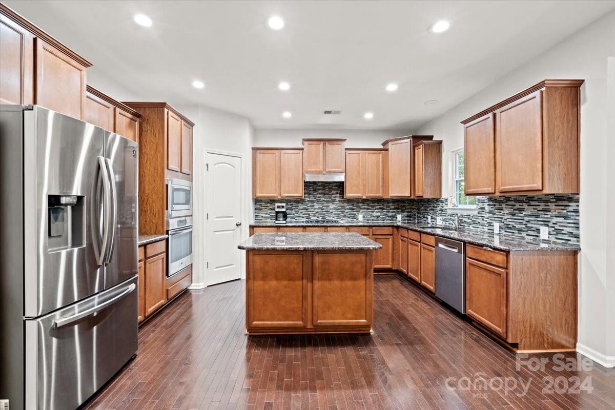 River Lake - Residential