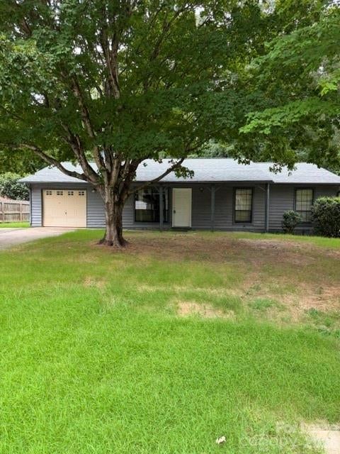 Photo of 6702 W Woodthrush Drive, Charlotte, NC 28227 (MLS # 4422145)
