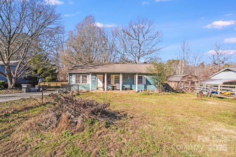 Photo of 4307 Freeport Drive, Gastonia, NC 28052 (MLS # 4329152)